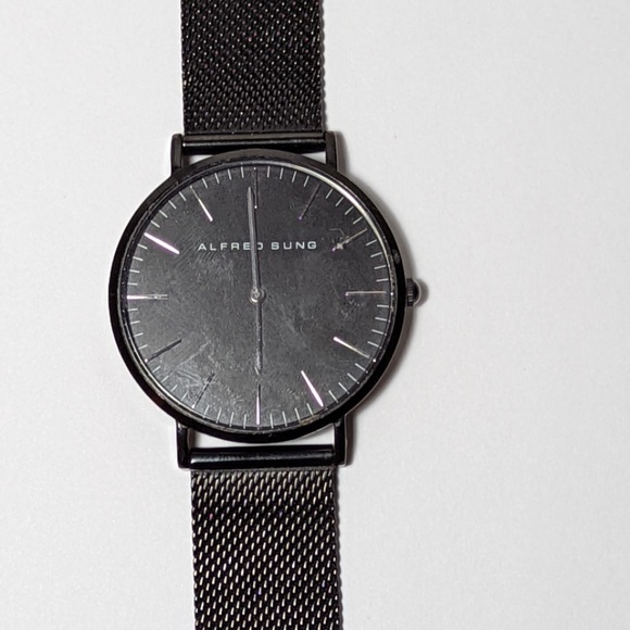 Alfred Sung Men ‘a Watch: Perfect Condition - Picture 3 of 5